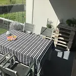 One Bedroom Flat By The With Cooling And Terrace Appartement