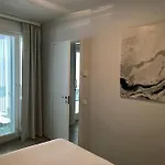 Appartement One Bedroom Flat By The With Cooling And Terrace *