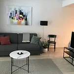 Appartement One Bedroom Flat By The With Cooling And Terrace *