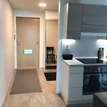 Apartamento One Bedroom Flat By The Lake With Cooling And Terrace