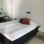 Apartamento One Bedroom Flat By The Lake With Cooling And Terrace *