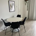 One Bedroom Flat By The With Cooling And Terrace شقة Jyväskylä