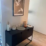 One Bedroom Flat By The With Cooling And Terrace *