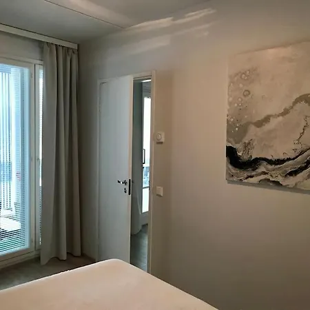 Apartment Kaksio Jaervinaekymaellae - Two Flat By The *