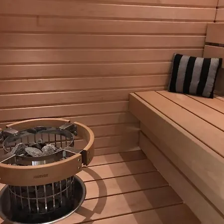 Apartment Kaksio Jaervinaekymaellae - Two Flat By The *