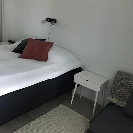 Kaksio Jaervinaekymaellae - Two Flat By The Apartment