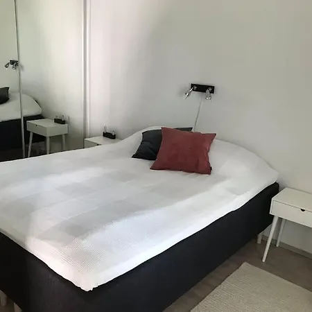 Apartment Kaksio Jaervinaekymaellae - Two Flat By The *