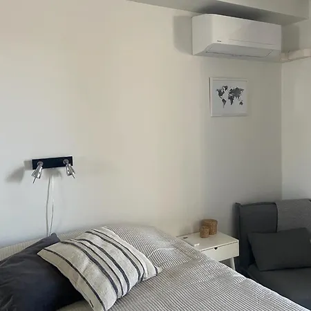 One Bedroom Flat By The With Cooling And Terrace