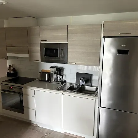 公寓 One Bedroom Flat By The With Cooling And Terrace *