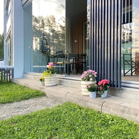 One Bedroom Flat By The With Cooling And Terrace Апартаменты Ювяскюля