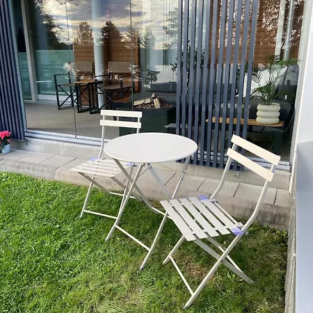 One Bedroom Flat By The With Cooling And Terrace *