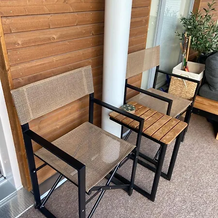 One Bedroom Flat By The With Cooling And Terrace 公寓