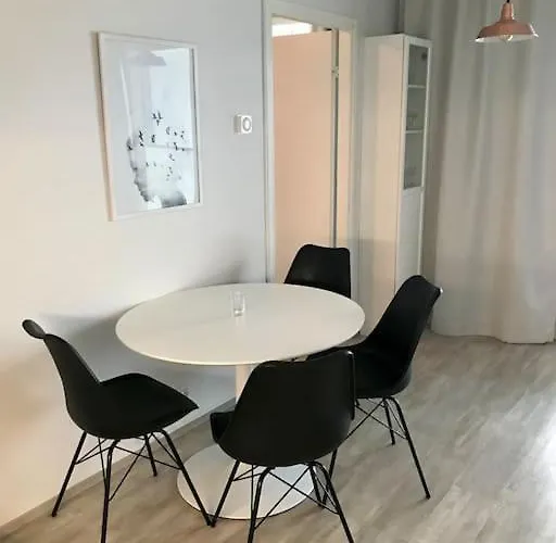 公寓 Kaksio Jaervinaekymaellae - Two Flat By The